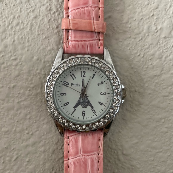 Paris Watch - Picture 2 of 4